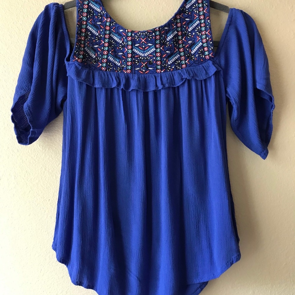 2 cold shoulder tops/blouses